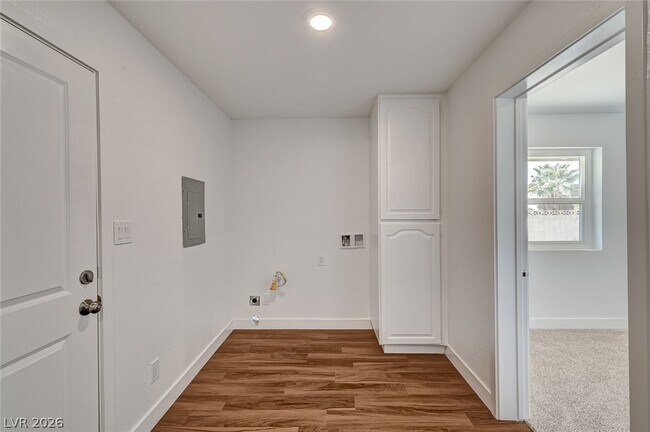 Building Photo - 1580 Quarter Horse Dr