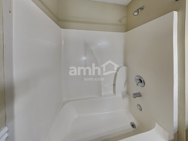 Building Photo - 6031 Delfair Ln