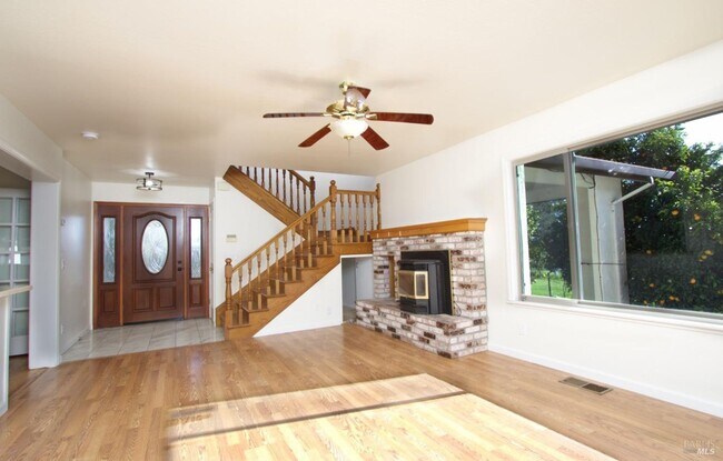 Building Photo - 201 (20300 Arnold)