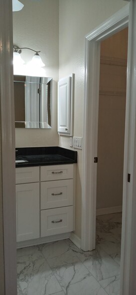 Building Photo - 289 Rotonda Blvd W