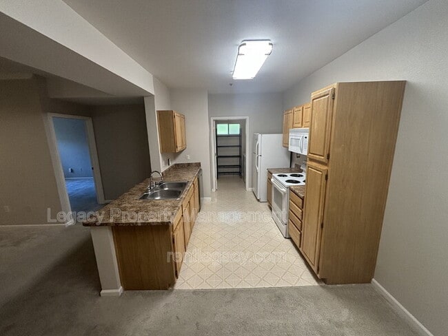 Building Photo - 501 Gibson Dr