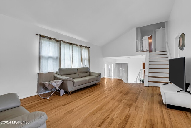 Building Photo - 36 Community Dr