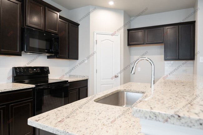 Building Photo - 600 Goates Rd