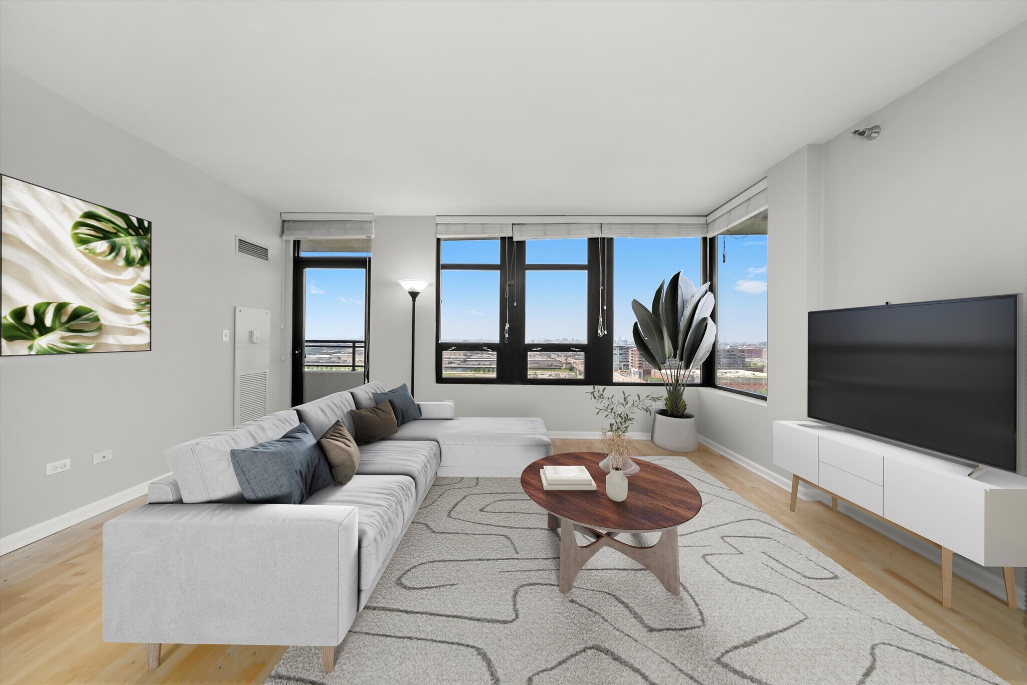 Building Photo - 1255 S State St