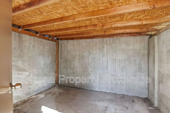 Building Photo - 13285 W Gelding Cir