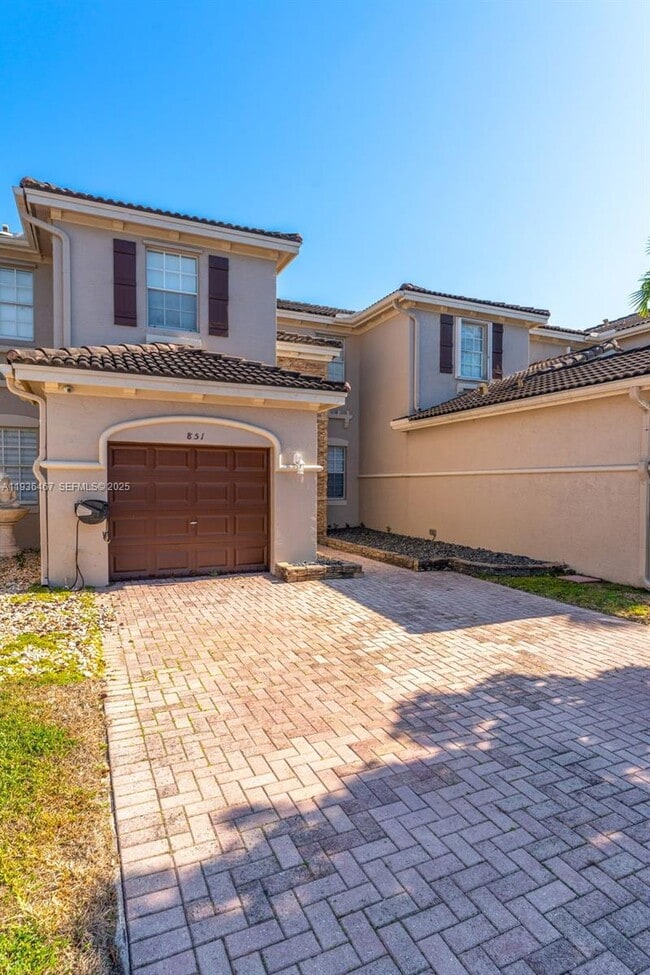 Building Photo - 851 SW 154th Path