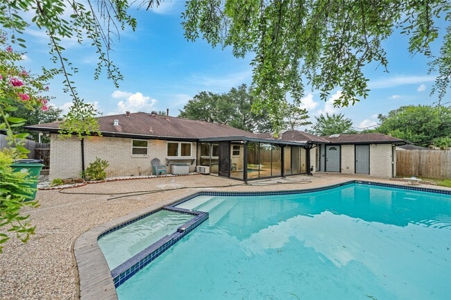 Building Photo - 9022 Quebec Dr