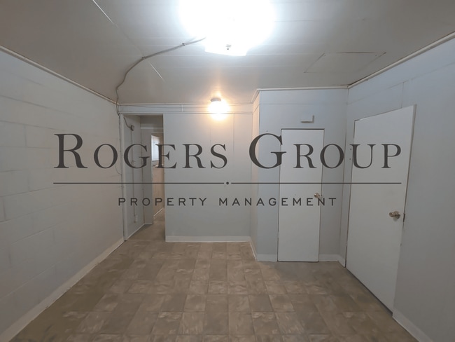 Building Photo - 725 Epsom Rd