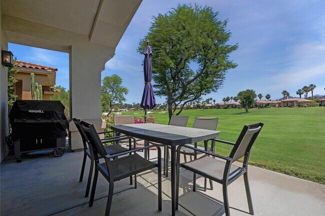 Building Photo - 425 Desert Holly Dr
