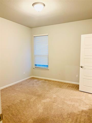 Building Photo - 4732 Bluffview Dr