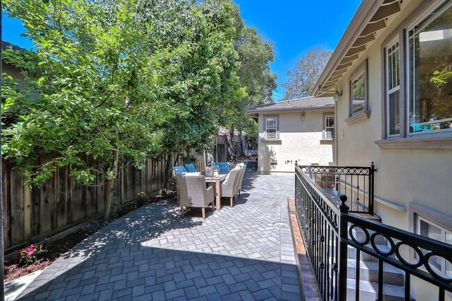 Building Photo - Saratoga 5 Bedrooms with Free Electricity from Solar System