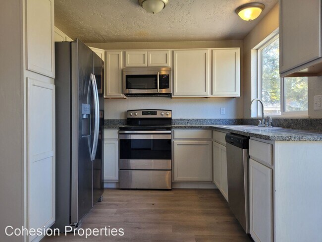 Building Photo - 4 br, 2 bath House - 10177 W Canterbury Dr