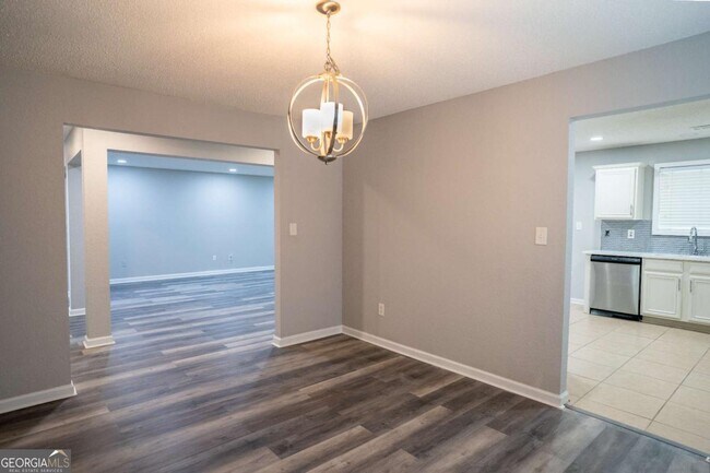 Building Photo - 3243 Newtons Crest Cir