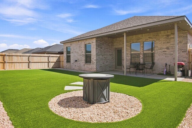 Building Photo - 10401 Pronghorn Rd