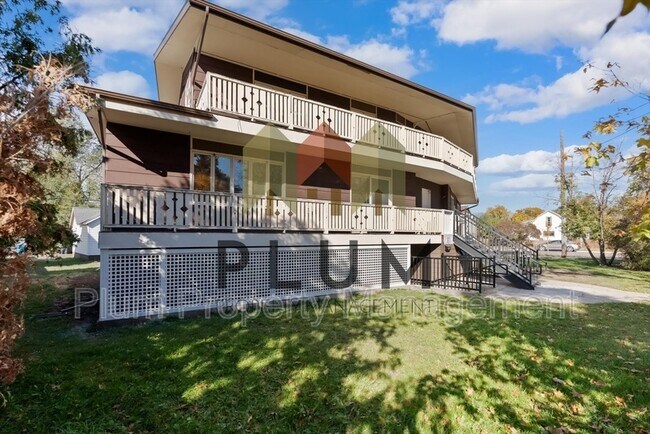 Building Photo - 705 Cleveland St