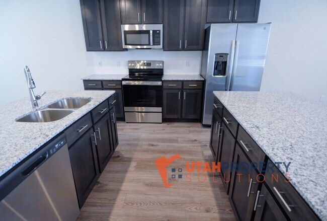 Building Photo - 1036 W 430 S
