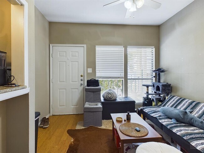 Building Photo - 3000 Guadalupe St