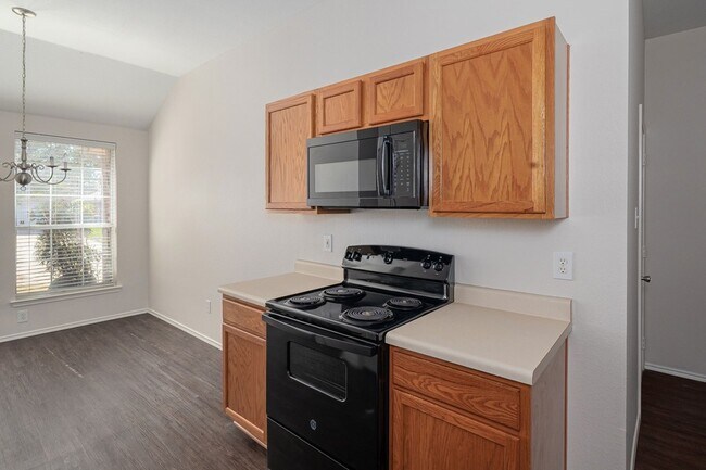 Building Photo - 1329 Missouri St