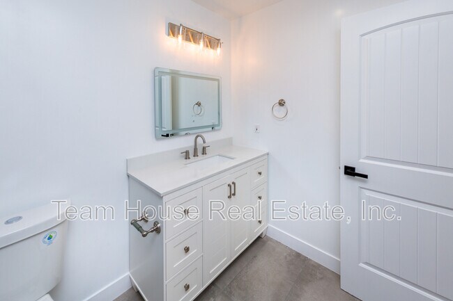 Building Photo - 7510 Etiwanda Ave