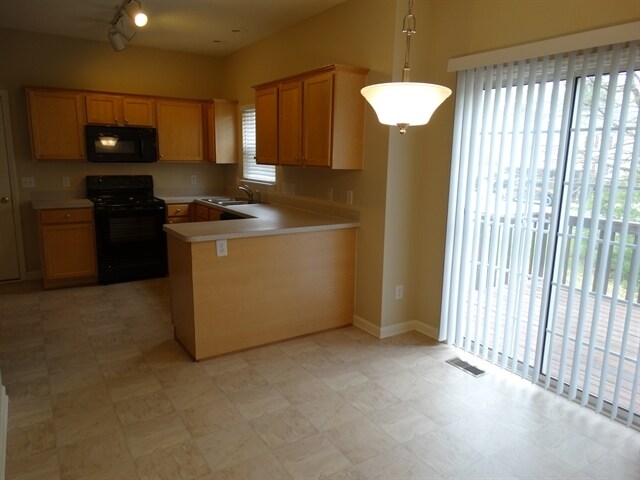 Building Photo - 5385 Angel Oaks Dr