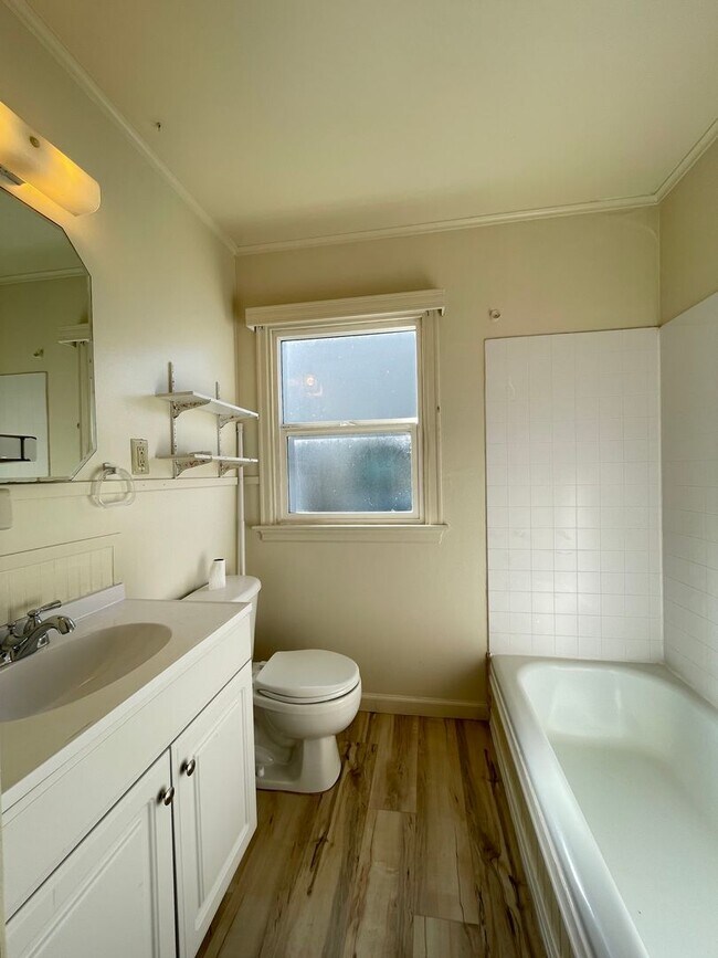 Building Photo - Arcata House