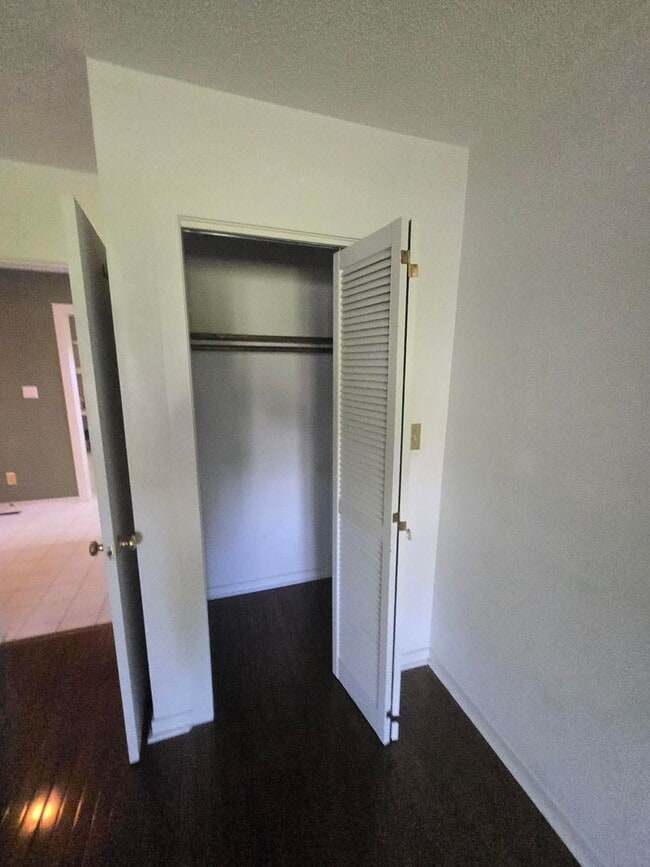 Building Photo - Spacious 3-Bedroom Condo in Gated Communit...