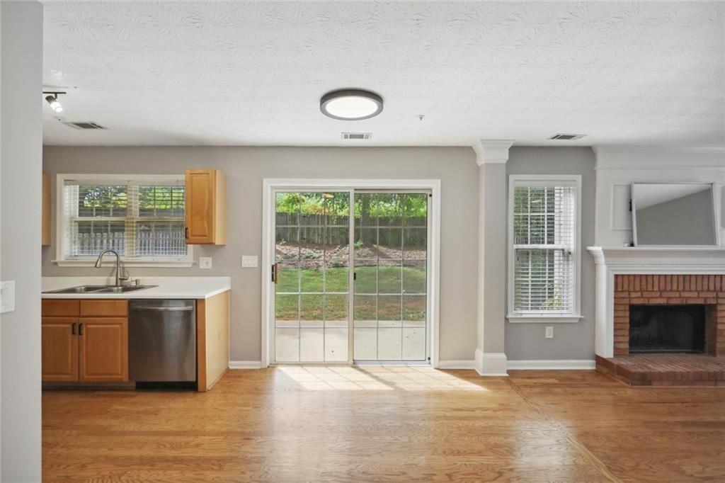 Building Photo - 1328 Glenover Way