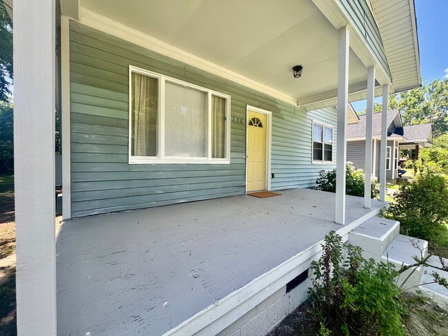 Building Photo - Available in Dec! Not able to show until Dec.