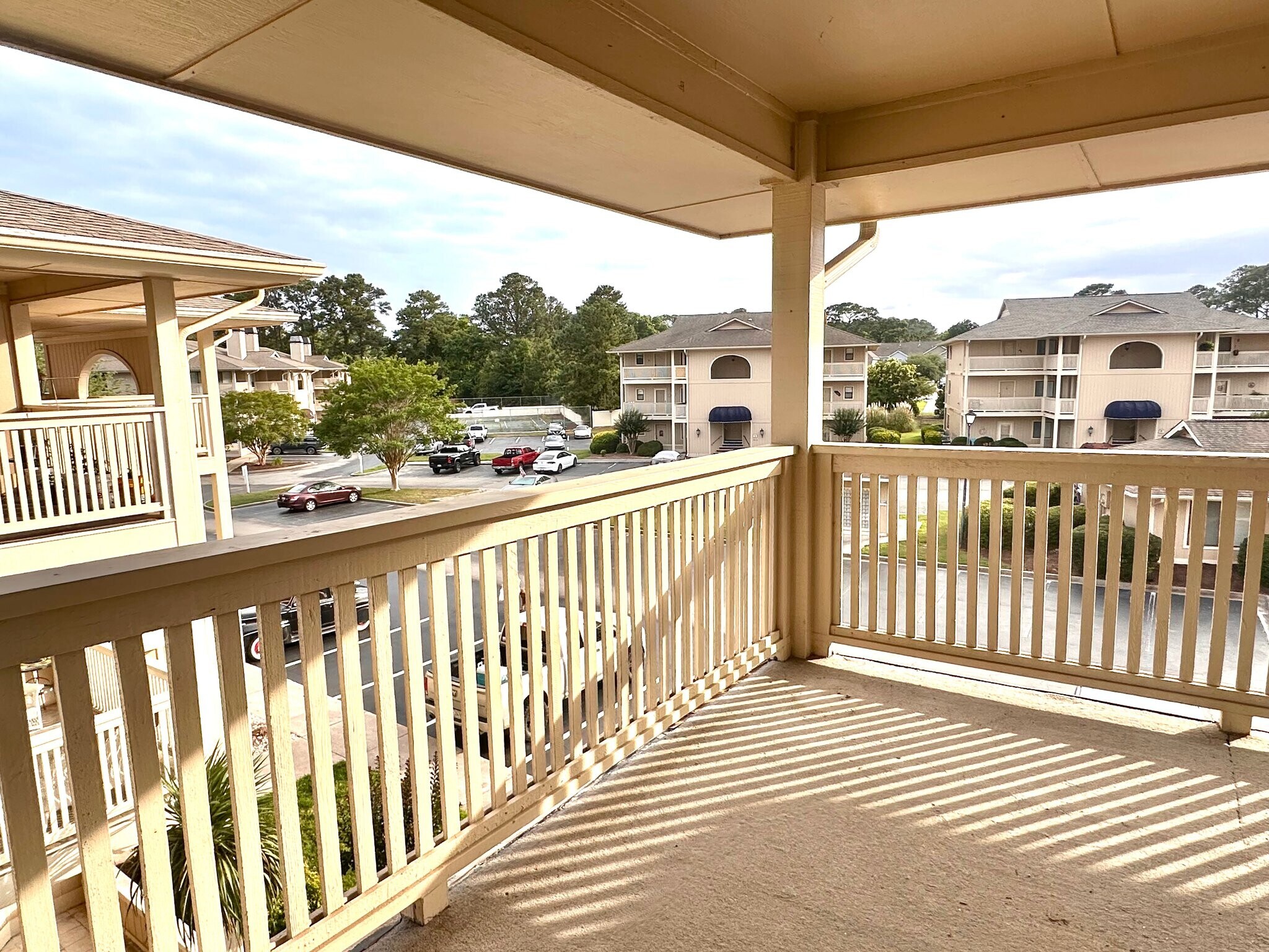 Building Photo - 4210 Pinehurst Cir