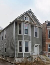 Building Photo - 1615 W Foster Ave