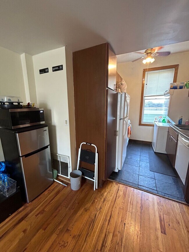 Building Photo - 1617 N Hudson Ave