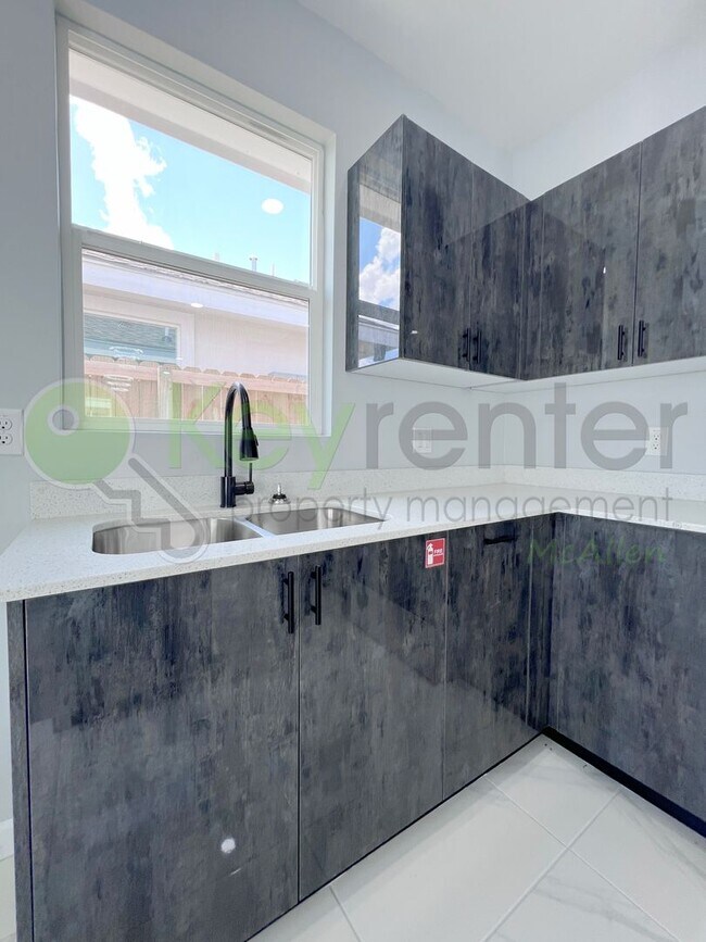 Building Photo - SUPER LOW PRICED - Brand New 3bed/2bath Apartment in Edinburg. Don't Miss Out!