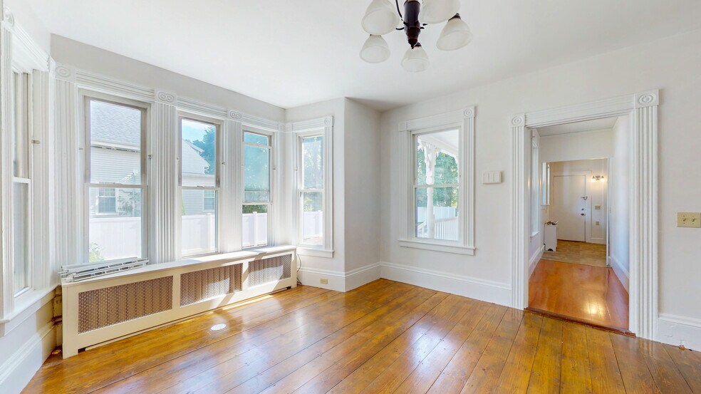 Building Photo - 10 Barrows St