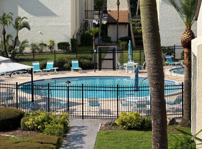 Building Photo - 2209 Belleair Rd