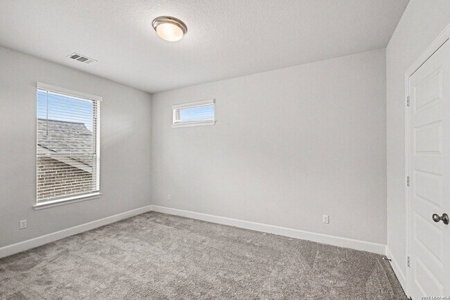Building Photo - 14422 Hondo Knot