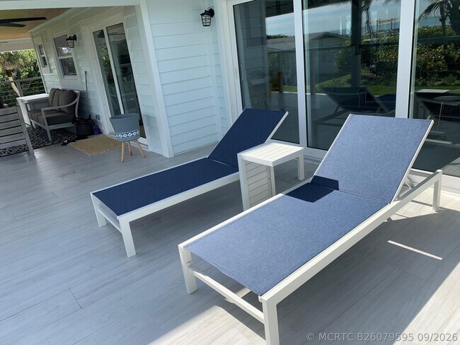 Building Photo - 12840 Jimmy Buffett Mem Hwy