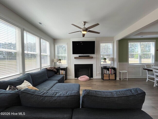 Building Photo - 158 Rocking Horse Ln