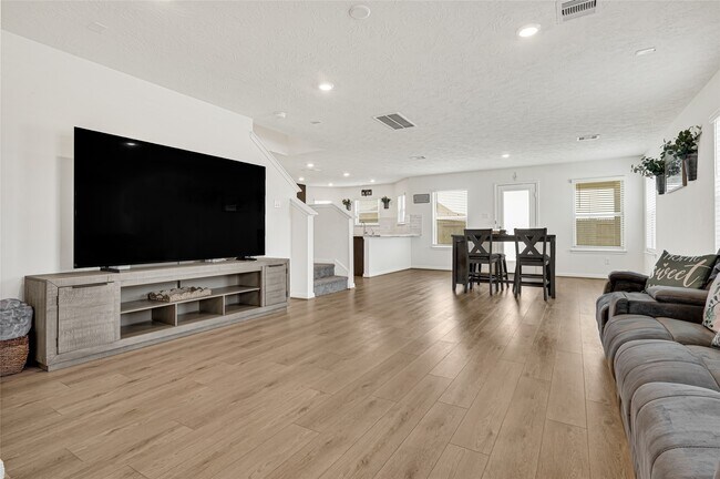 Building Photo - 5510 Blackbird Ln
