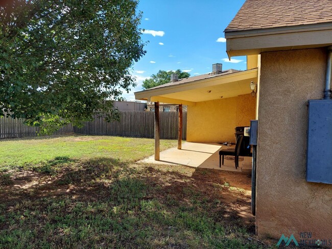 Building Photo - 808 Laurelwood Dr