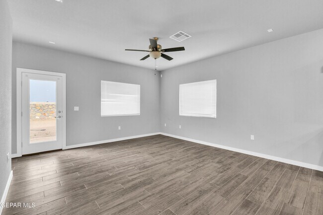 Building Photo - 11364 Santa Barbara