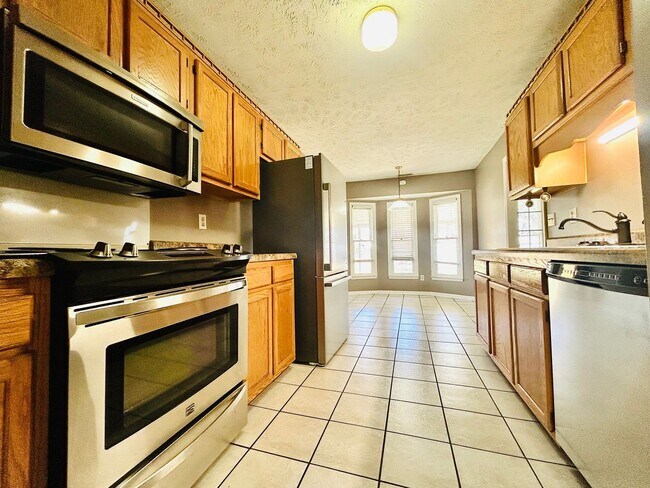 Building Photo - 205 Sparrow Dr