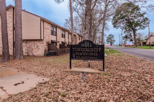 Building Photo - 2521 Crosstimbers Dr