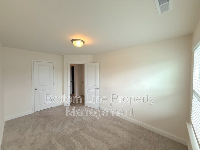 Building Photo - 1520 Cedar Tree Dr