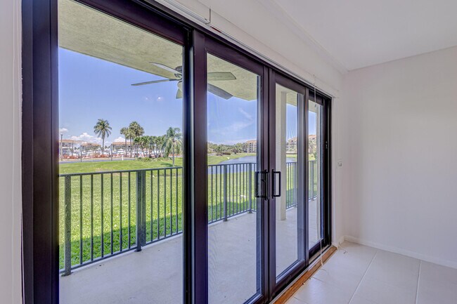 Building Photo - 901 Seafarer Cir