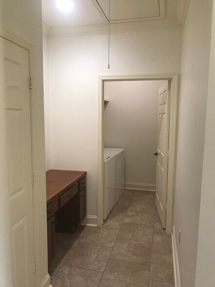 Desk and Laundry Room - 37150 Woodgate Ave