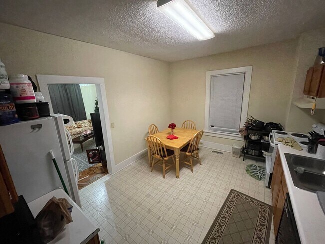 Building Photo - 1701 Downey St