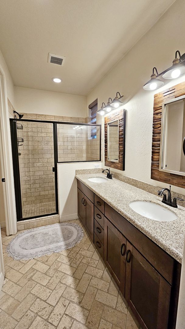 Building Photo - Fully Furnished Mother-in-law Suite For Rent