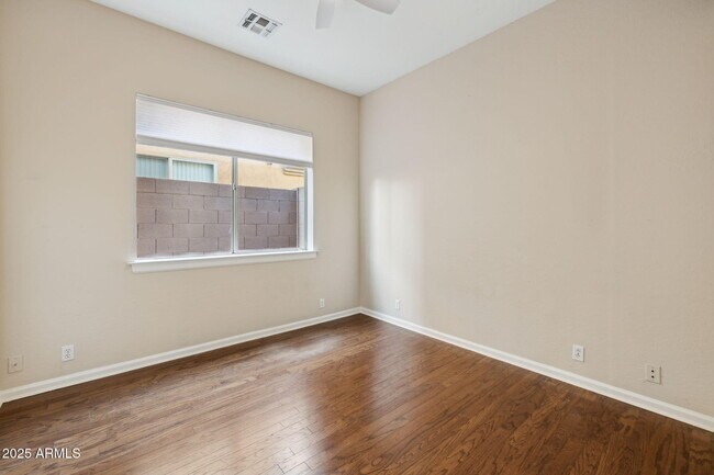 Building Photo - 13945 E Gail Rd