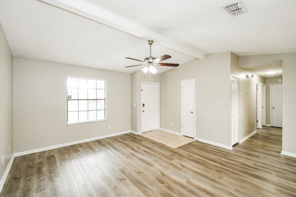 Building Photo - 8804 Falcon Trace Dr S