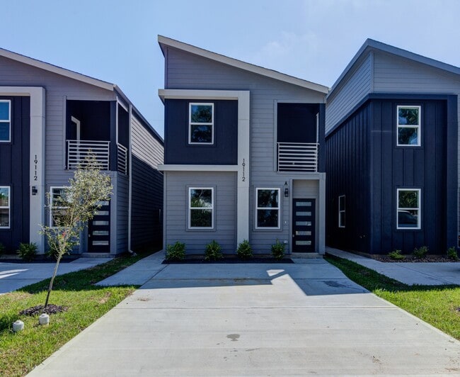 Primary Photo - 19112 Sears Dr